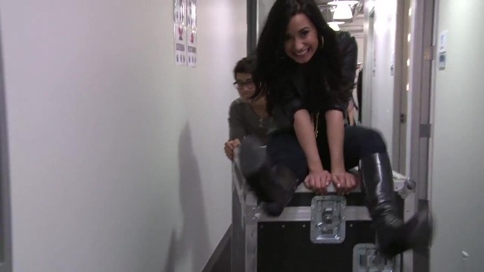 CAMBIO 858 - Demilush - Therealdemilovato Youtube Channel Screencaptures - Cambio oo2