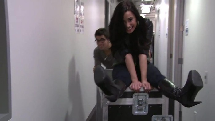 CAMBIO 859 - Demilush - Therealdemilovato Youtube Channel Screencaptures - Cambio oo2