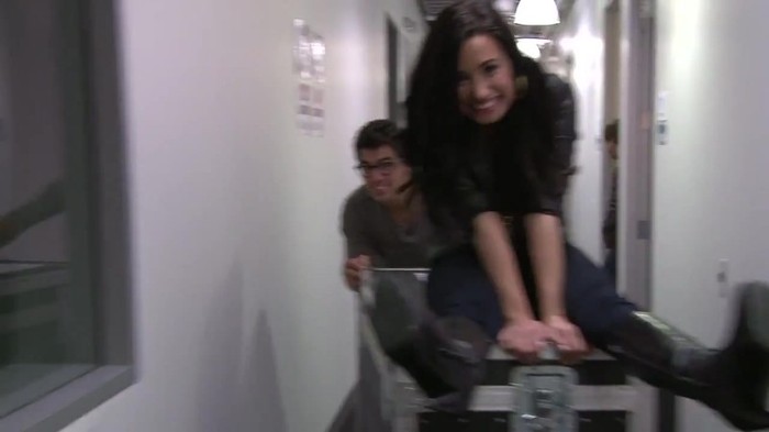 CAMBIO 862 - Demilush - Therealdemilovato Youtube Channel Screencaptures - Cambio oo2