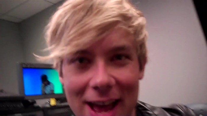 CAMBIO 933 - Demilush - Therealdemilovato Youtube Channel Screencaptures - Cambio oo2