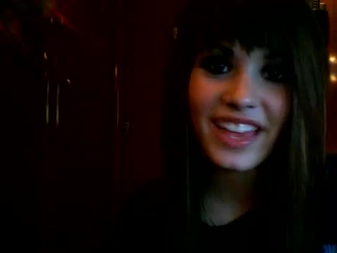 checkin\' in! 006 - Demilush - Therealdemilovato Youtube Channel Screencaptures - Checkin in 1