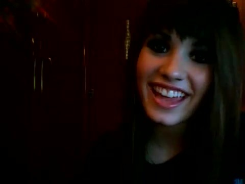 checkin\' in! 009 - Demilush - Therealdemilovato Youtube Channel Screencaptures - Checkin in 1