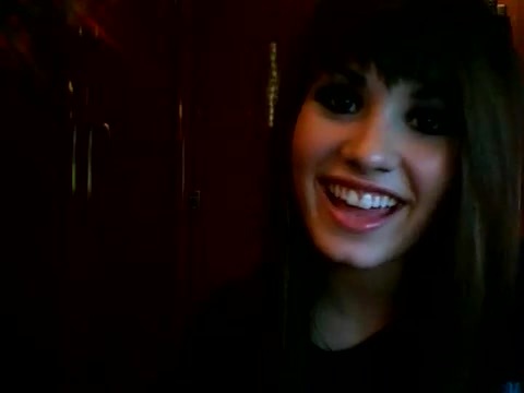 checkin\' in! 010 - Demilush - Therealdemilovato Youtube Channel Screencaptures - Checkin in 1