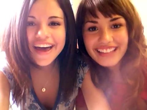 demi and selena BLOOPER!!! 006 - Demilush - Therealdemilovato Youtube Channel Screencaptures - Demi and Selena Blooper