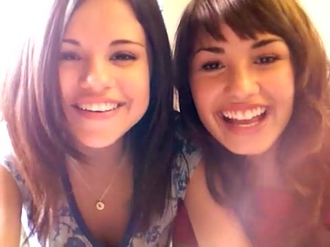 demi and selena BLOOPER!!! 009 - Demilush - Therealdemilovato Youtube Channel Screencaptures - Demi and Selena Blooper