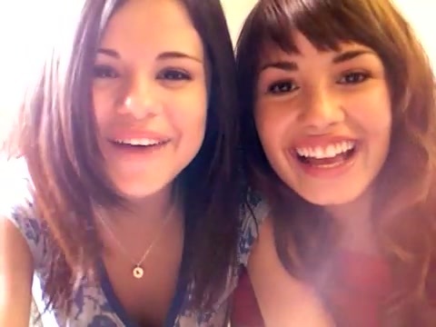 demi and selena BLOOPER!!! 011 - Demilush - Therealdemilovato Youtube Channel Screencaptures - Demi and Selena Blooper
