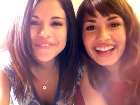 demi and selena BLOOPER!!! 012 - Demilush - Therealdemilovato Youtube Channel Screencaptures - Demi and Selena Blooper
