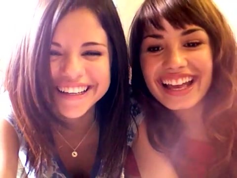 demi and selena BLOOPER!!! 020