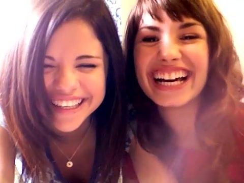 demi and selena BLOOPER!!! 033 - Demilush - Therealdemilovato Youtube Channel Screencaptures - Demi and Selena Blooper
