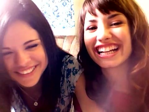 demi and selena BLOOPER!!! 043 - Demilush - Therealdemilovato Youtube Channel Screencaptures - Demi and Selena Blooper