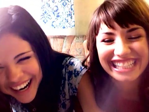 demi and selena BLOOPER!!! 052 - Demilush - Therealdemilovato Youtube Channel Screencaptures - Demi and Selena Blooper