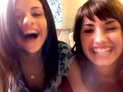 demi and selena BLOOPER!!! 058 - Demilush - Therealdemilovato Youtube Channel Screencaptures - Demi and Selena Blooper