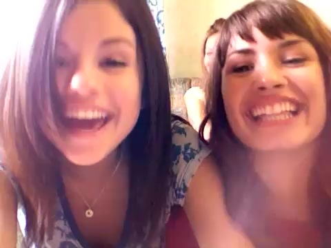 demi and selena BLOOPER!!! 063 demi and selena BLOOPER!!! 063