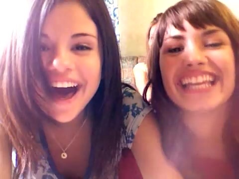 demi and selena BLOOPER!!! 066 demi and selena BLOOPER!!! 066