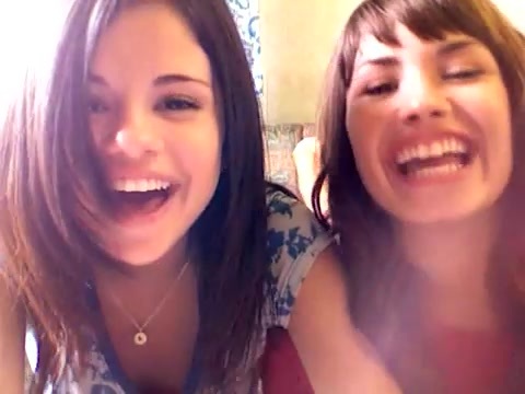 demi and selena BLOOPER!!! 067 demi and selena BLOOPER!!! 067