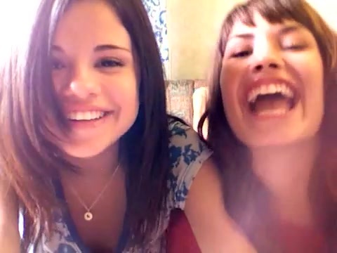 demi and selena BLOOPER!!! 068 demi and selena BLOOPER!!! 068