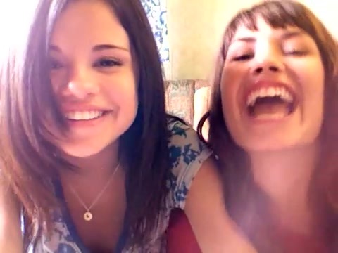 demi and selena BLOOPER!!! 069 demi and selena BLOOPER!!! 069