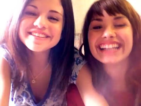 demi and selena BLOOPER!!! 079 demi and selena BLOOPER!!! 079