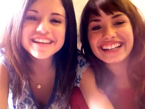 demi and selena BLOOPER!!! 081 demi and selena BLOOPER!!! 081