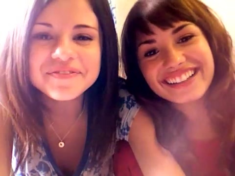 demi and selena BLOOPER!!! 084 demi and selena BLOOPER!!! 084