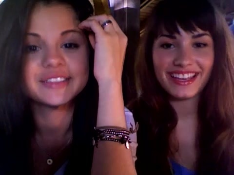 demi and selena response!! 064