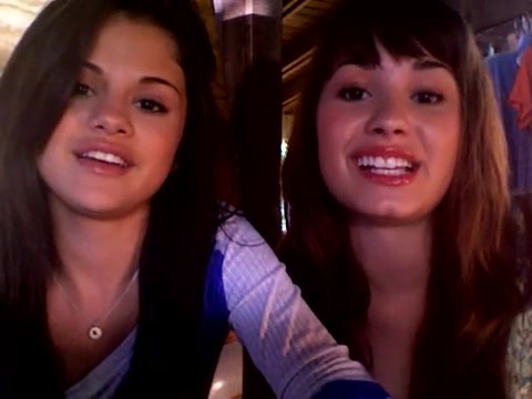 demi and selena response!! 305