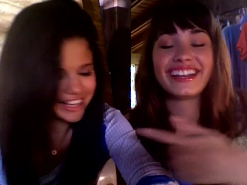 demi and selena response!! 345