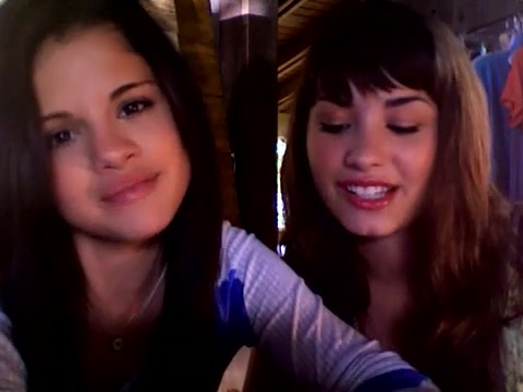 demi and selena response!! 722