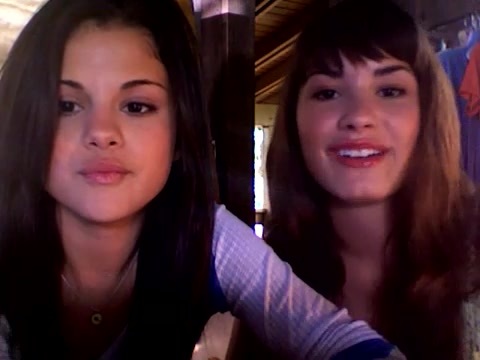 demi and selena response!! 822