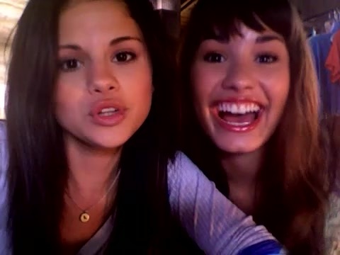 demi and selena response!! 917
