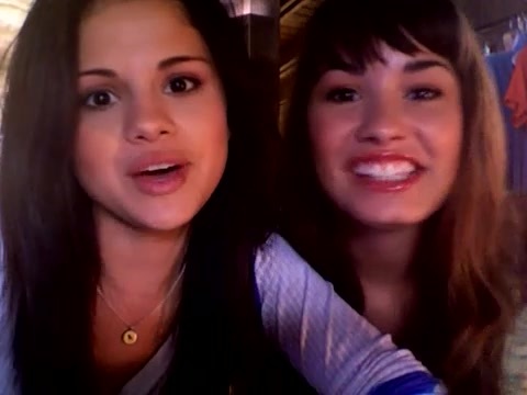 demi and selena response!! 921
