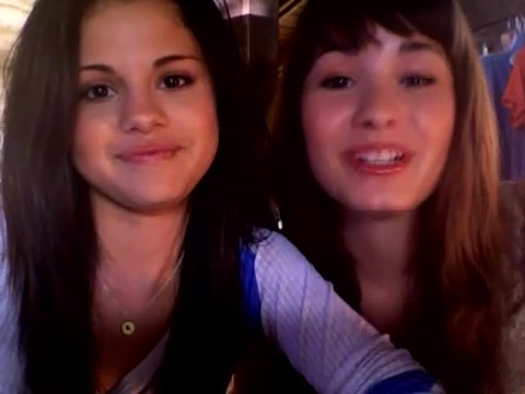 demi and selena response!! 931