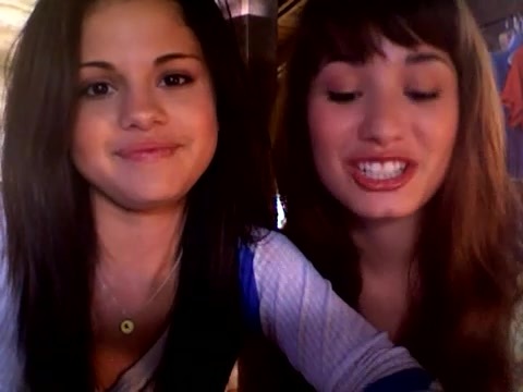demi and selena response!! 933