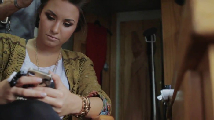 Demi Lovato - A Letter To My Fans 559 Demi Lovato - A Letter To My Fans 559