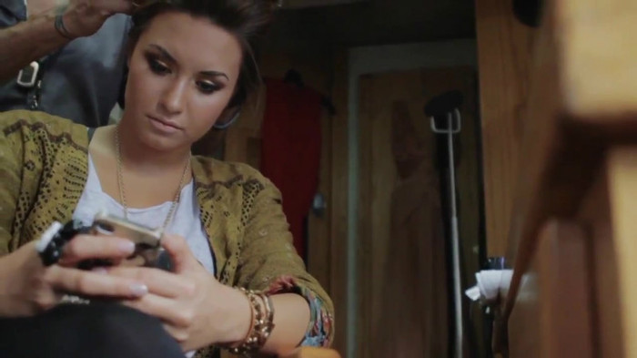 Demi Lovato - A Letter To My Fans 568 Demi Lovato - A Letter To My Fans 568