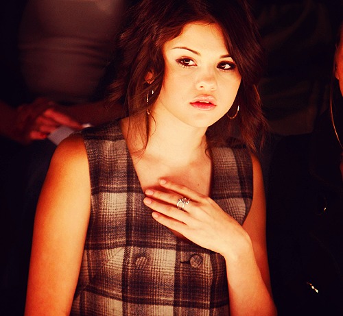 tumblr_lykwxlDID81qd247go1_500_large - 0     I love Selena forever