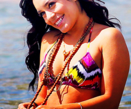  - E-Vanessa Anne Hudgens-E