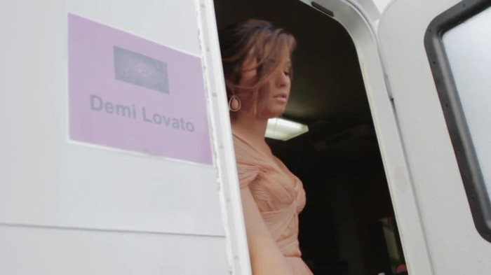 Demi Lovato - A Letter To My Fans 800