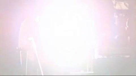 Demi Lovato - Behind the Scenes - Here We Go Again 180