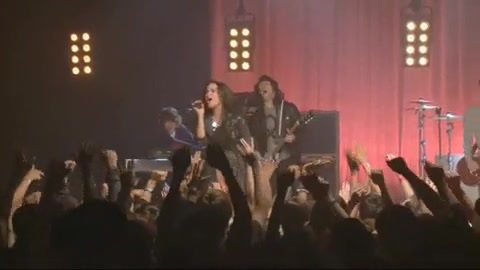 Demi Lovato - Behind the Scenes - Here We Go Again 1148