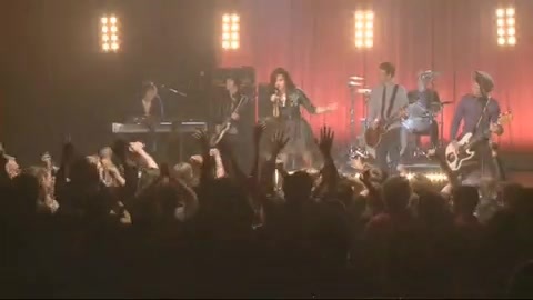 Demi Lovato - Behind the Scenes - Here We Go Again 673