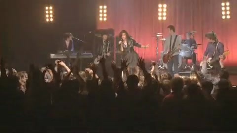 Demi Lovato - Behind the Scenes - Here We Go Again 675