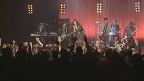 Demi Lovato - Behind the Scenes - Here We Go Again 680