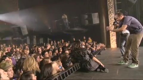 Demi Lovato - Behind the Scenes - Here We Go Again 1188