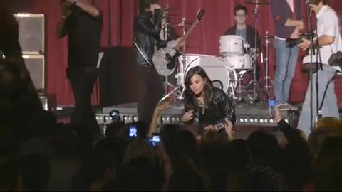Demi Lovato - Behind the Scenes - Here We Go Again 1210