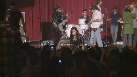 Demi Lovato - Behind the Scenes - Here We Go Again 1220