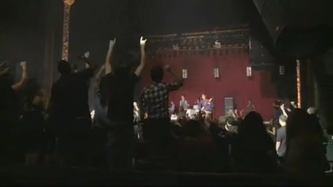 Demi Lovato - Behind the Scenes - Here We Go Again 1740