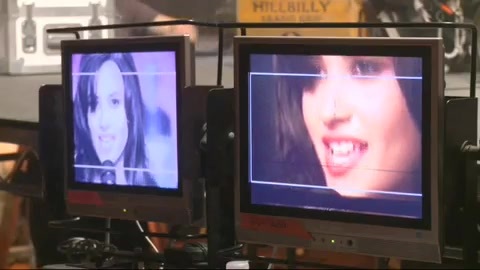 Demi Lovato - Behind the Scenes - Here We Go Again 445