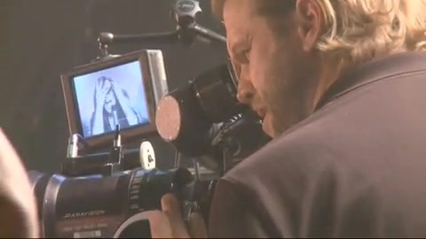 Demi Lovato - Behind the Scenes - Here We Go Again 1290