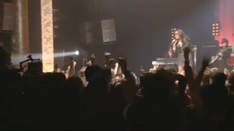 Demi Lovato - Behind the Scenes - Here We Go Again 1821